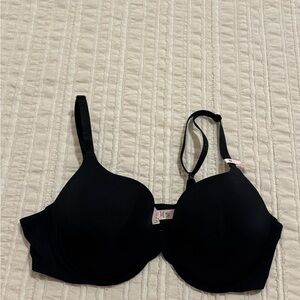 VS  Black Bra NWT